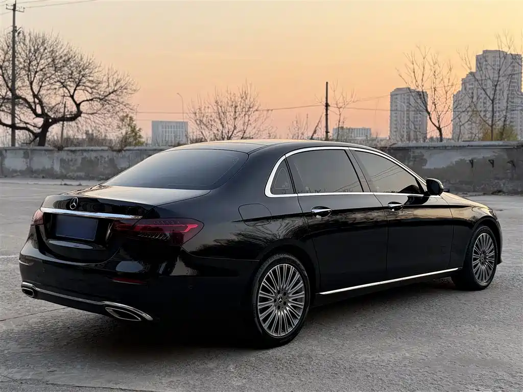 MERCEDES-BENZ E-CLASS
