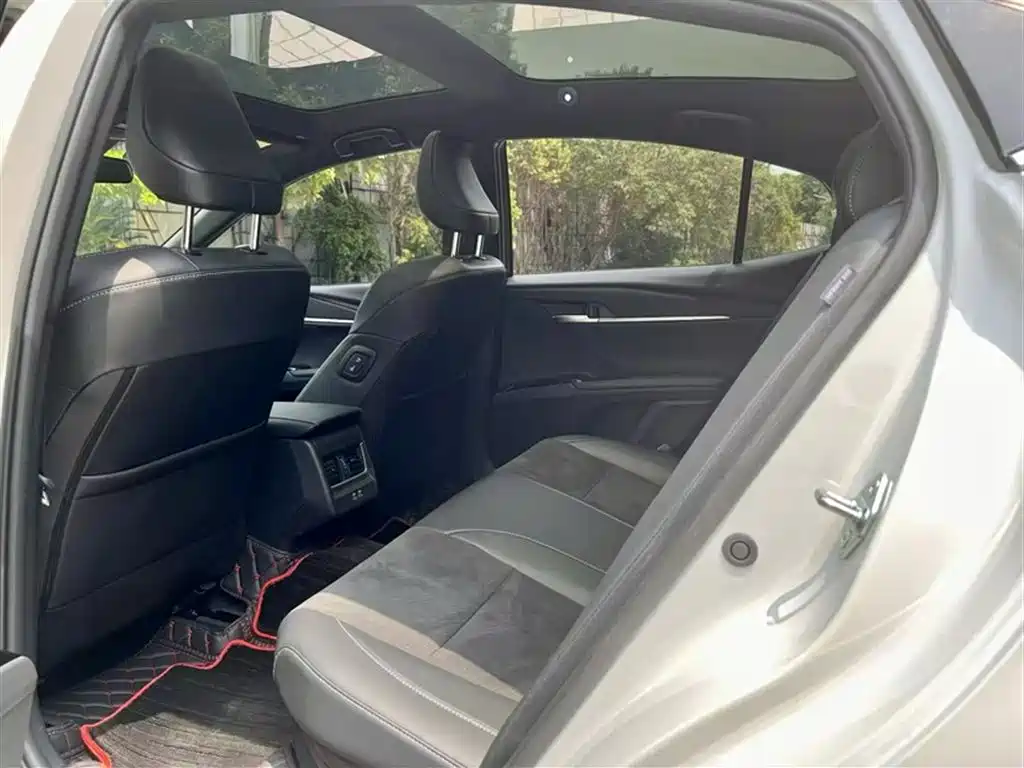 Toyota Camry 2024 2.0S Sport Edition фото 18