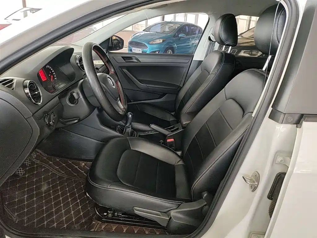 Volkswagen Jetta 2017 1.4L Manual Fashion фото 15