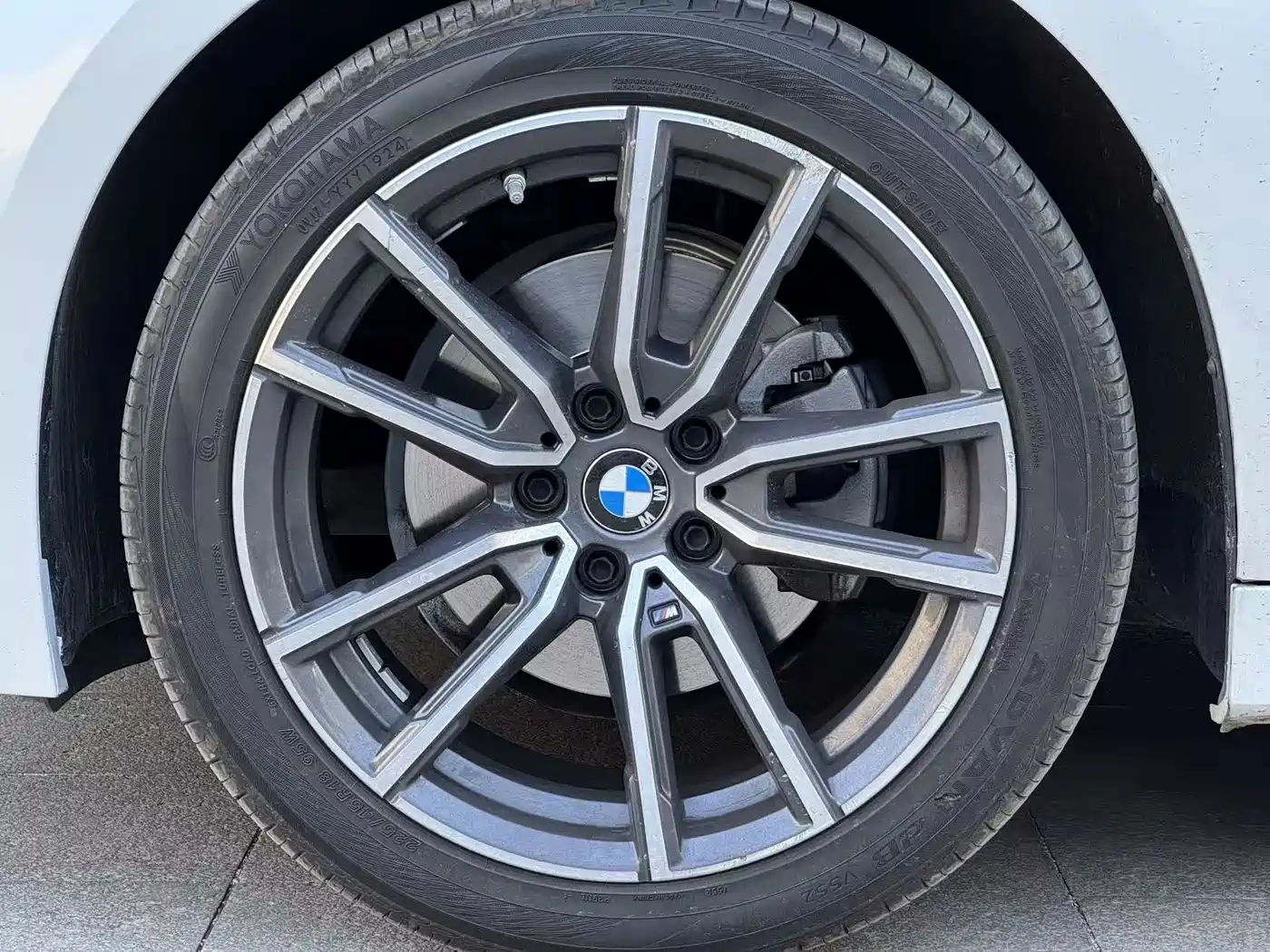 BMW 3 Series 2024 320i M Sport Package фото 15
