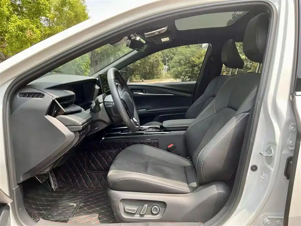 Toyota Camry 2024 2.0S Sport Edition фото 17