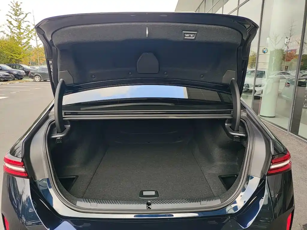 BMW i5 2026 2025 eDrive 40L M Sport Package