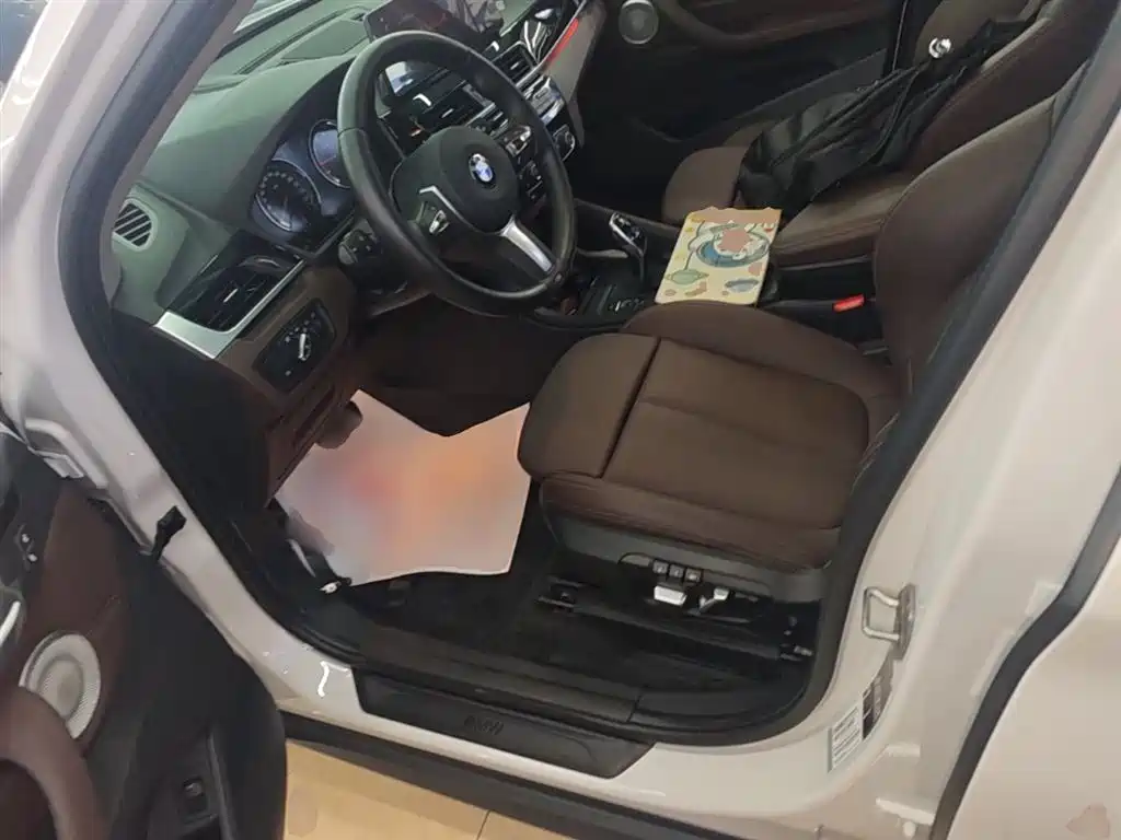 BMW X1 2022 sDrive25Li Leading фото 15