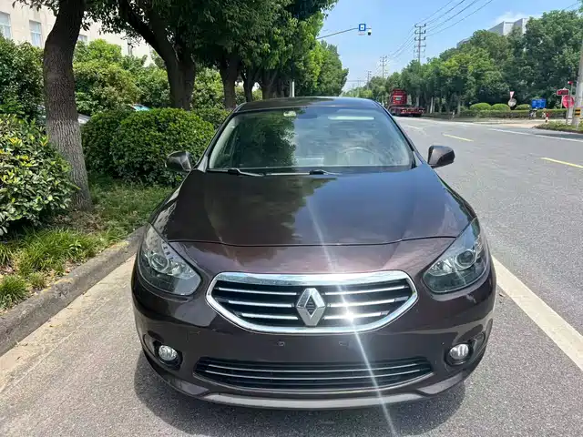 Renault Fluence 2013 2.0L Standard Edition