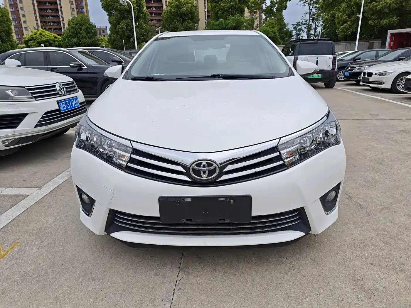 Toyota Corolla 2014 1.6L CVT GL-i фото 2