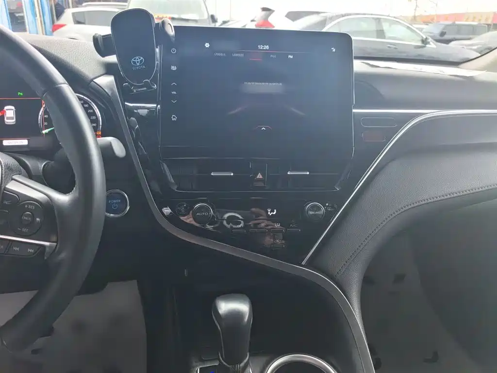 Toyota Camry 2021 Hybrid 2.5HG Luxury Edition фото 6