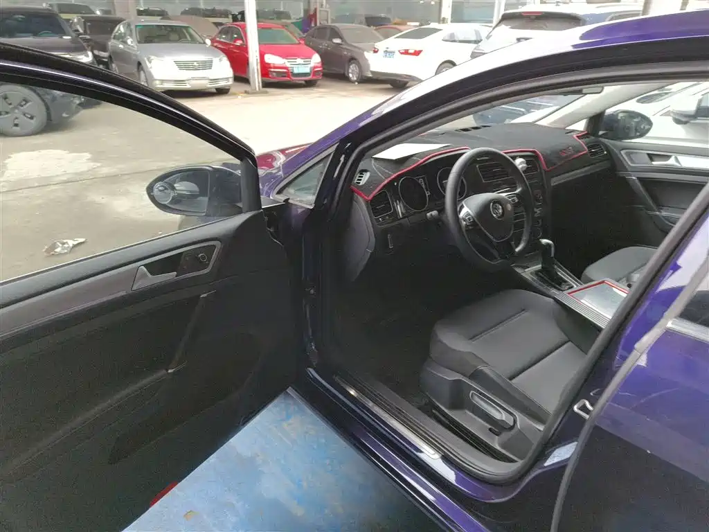 Volkswagen Golf 2018 1.6L Automatic Comfort фото 16