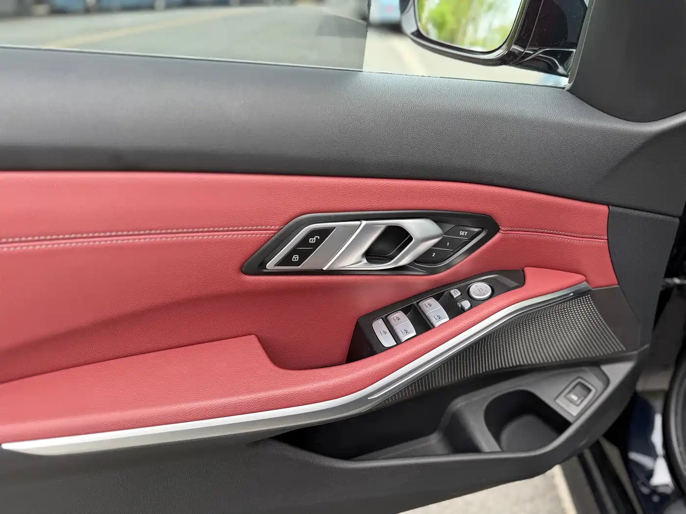 BMW 3 Series 2024 325Li M Sport Package фото 9