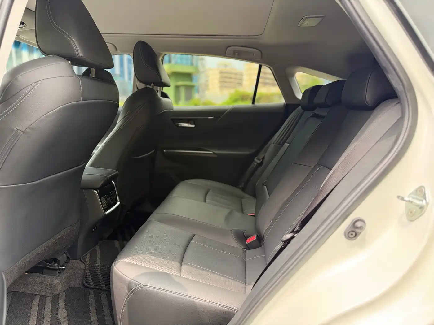Toyota Lingfang HARRIER 2022 2.0L CVT 2WD Premium Edition фото 7