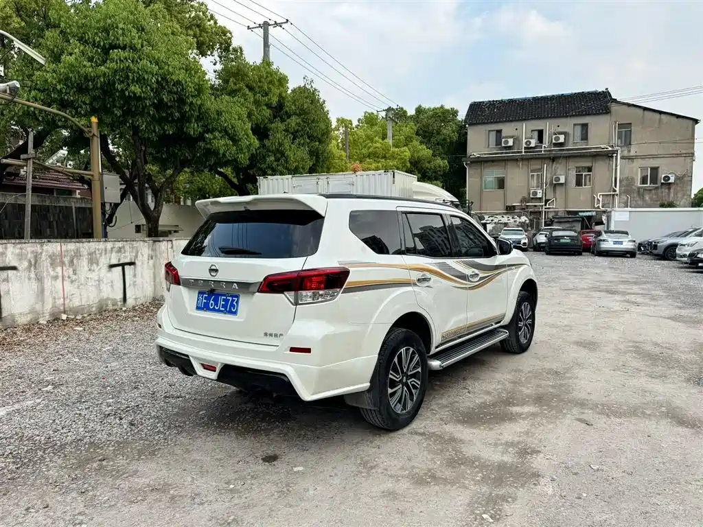 Nissan Terra 2020 2.5L XE Manual 2WD Elite Edition фото 4