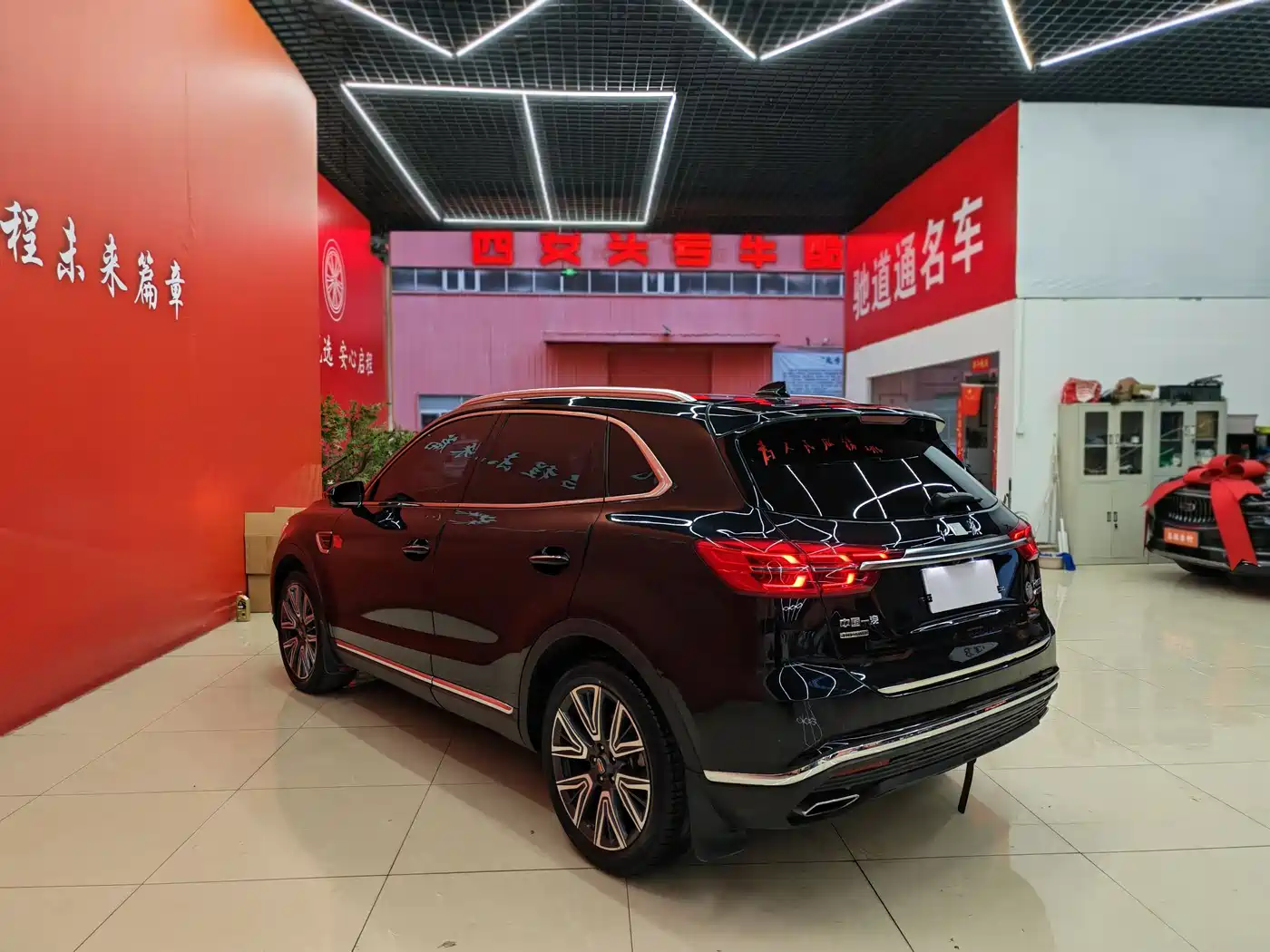 Hongqi HS5 2022 Facelift 2.0T Smart Flag Enjoyment AWD Edition фото 6