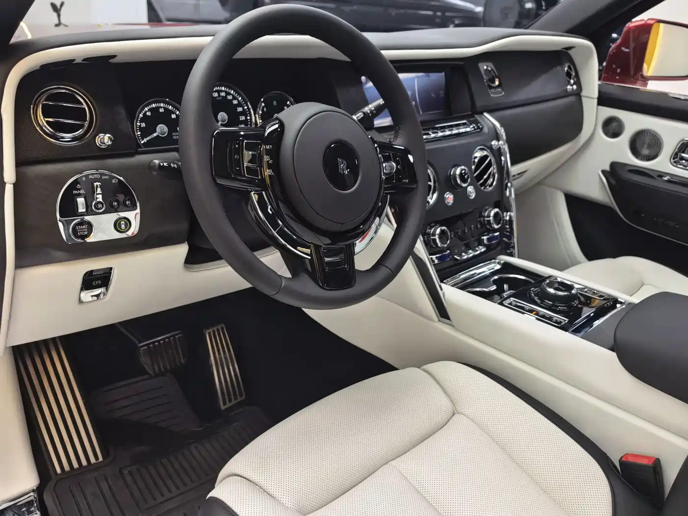 Photo 12 - Rolls-Royce Cullinan