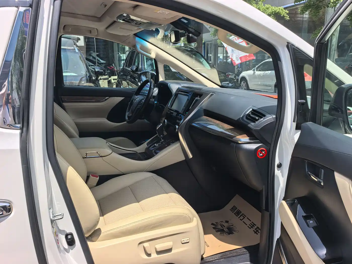 Toyota Alphard 2018 3.5L Premium фото 7
