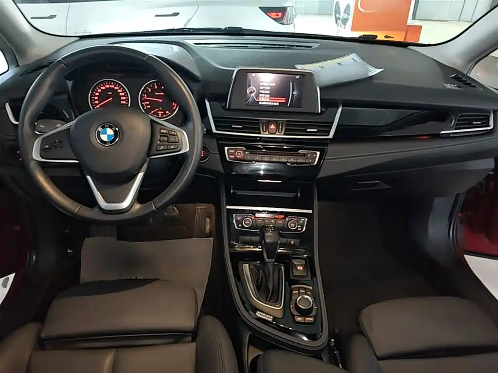 BMW 2 Series Tourer (Import) 2015 218i Sport Design Package фото 10