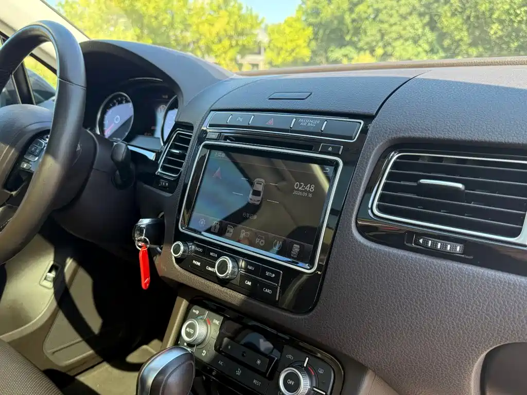 Фото 32 - Volkswagen Touareg