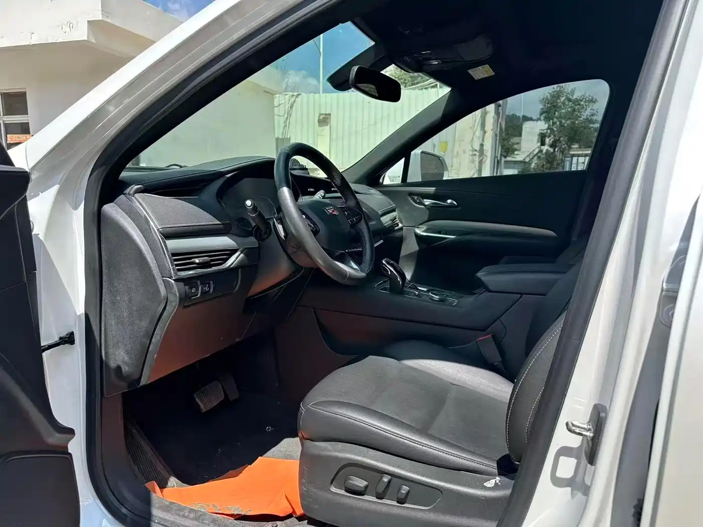 Cadillac XT4 2020 Facelift 28T 2WD Leading фото 4