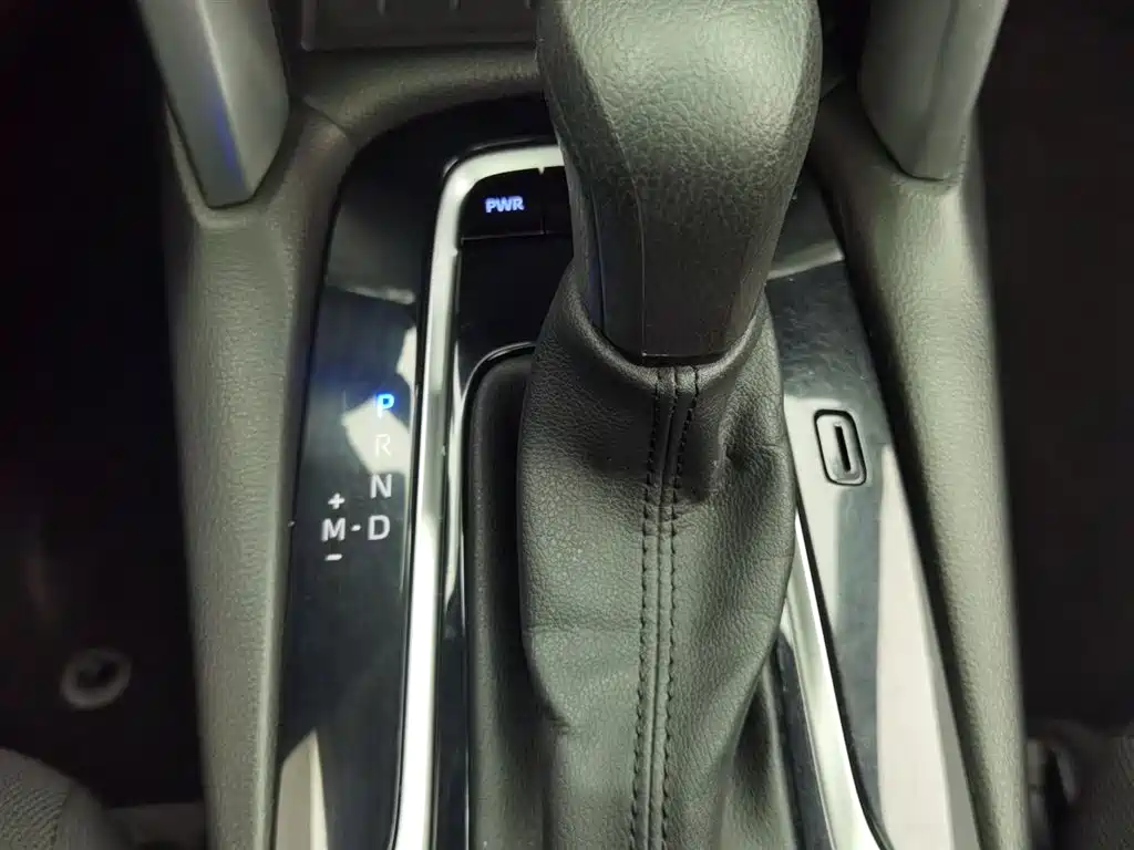 Toyota Frontlander 2022 2.0L CVT Leading Edition фото 13