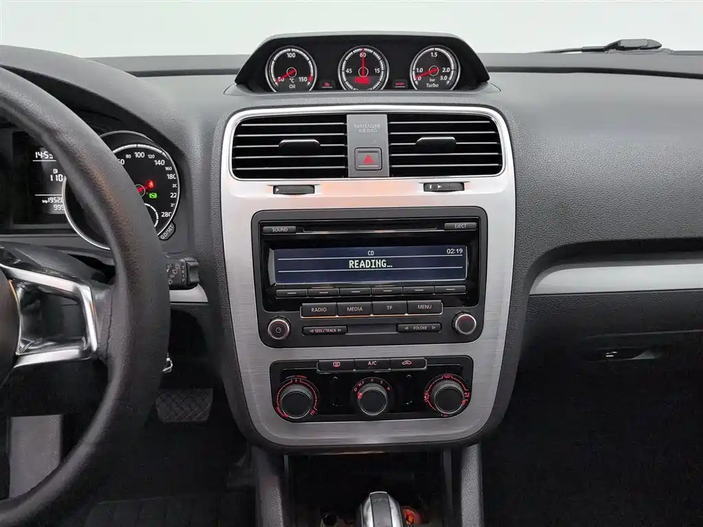 Volkswagen Scirocco 2015 1.4TSI Trend Edition фото 12