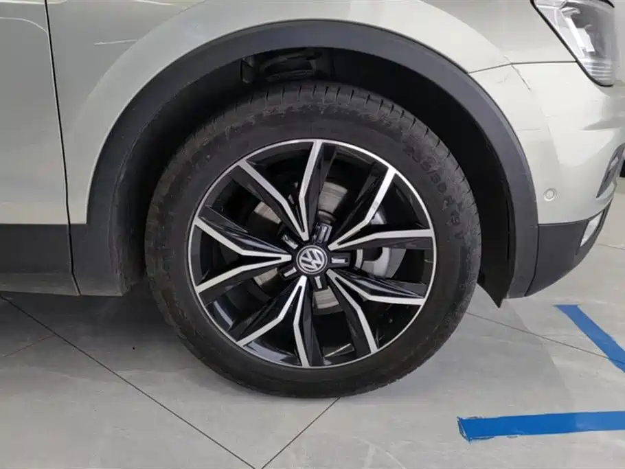 Volkswagen Tiguan L 2017 330TSI Automatic 2WD Luxury Edition фото 6