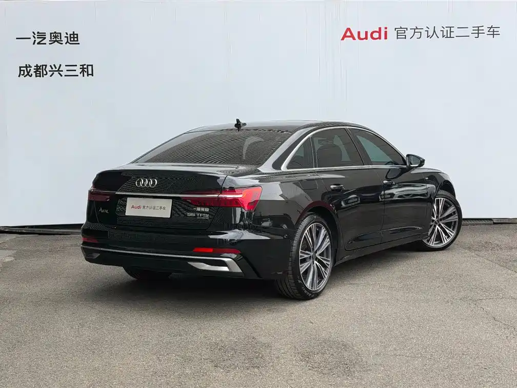 Audi A6L 2024 55 TFSI quattro Exclusive Dynamic фото 4