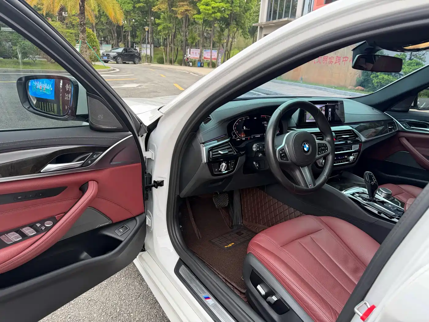 BMW 5 Series 2020 530Li Leading M Sport Package фото 16
