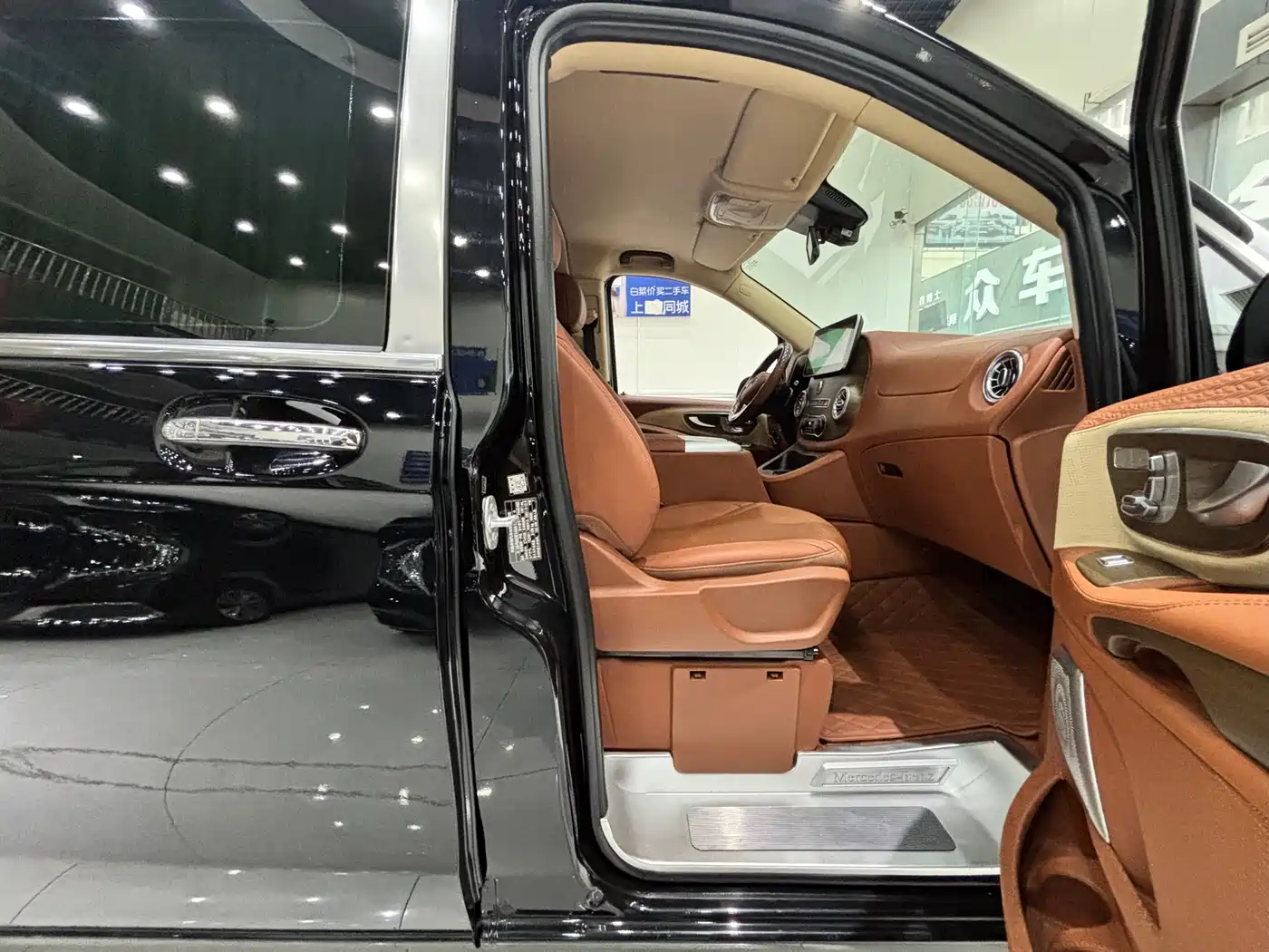 Mercedes-Benz Vito 2021 2.0T Business Edition 7-seater фото 13
