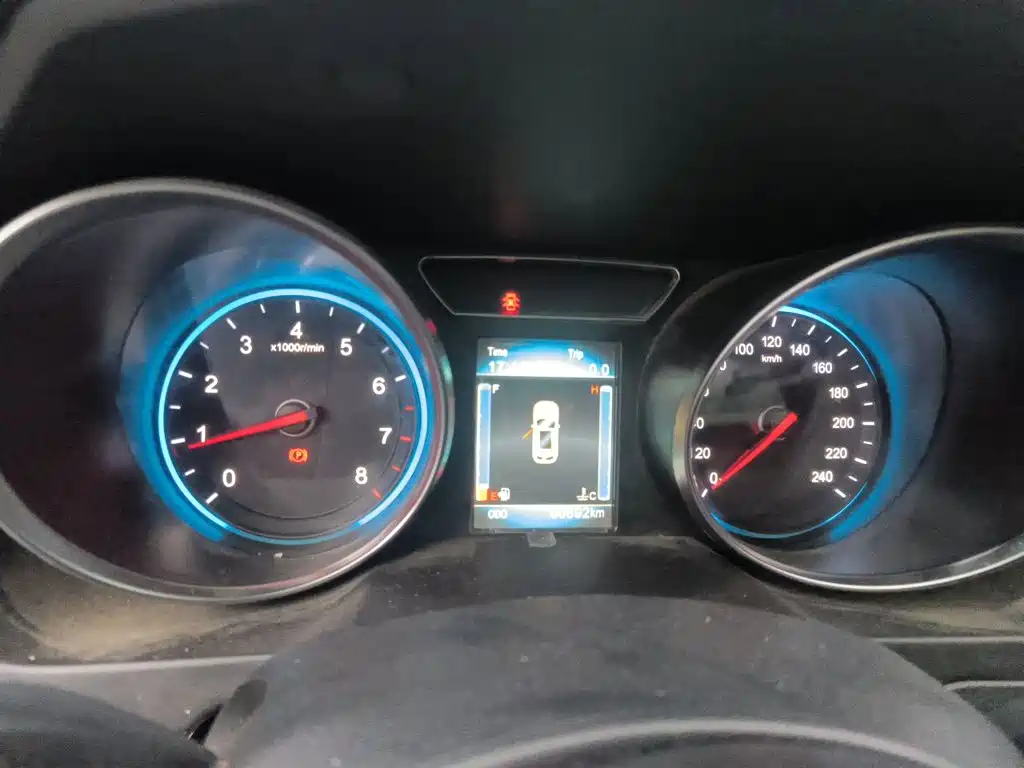 Фото 7 - Zotye T600