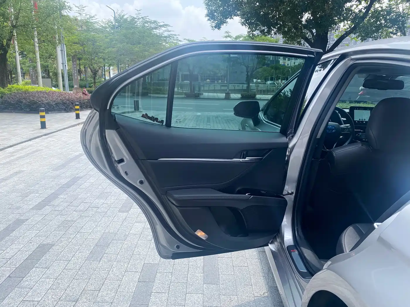 Toyota Camry 2021 Hybrid 2.5HG Luxury Edition фото 12