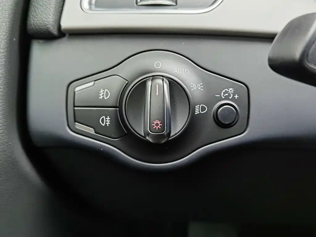 Фото 21 - Audi A4L