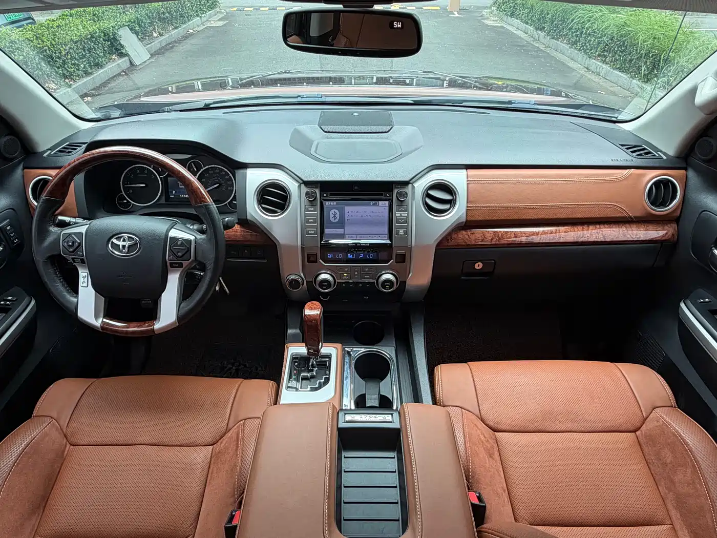 Toyota Tundra 2014 5.7L 1794 Edition фото 6