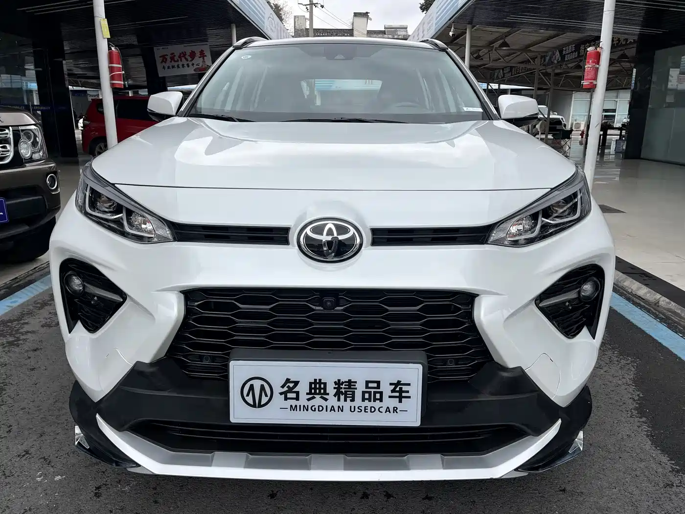 Toyota Wildlander 2023 2.0L CVT AWD Luxury PLUS фото 2
