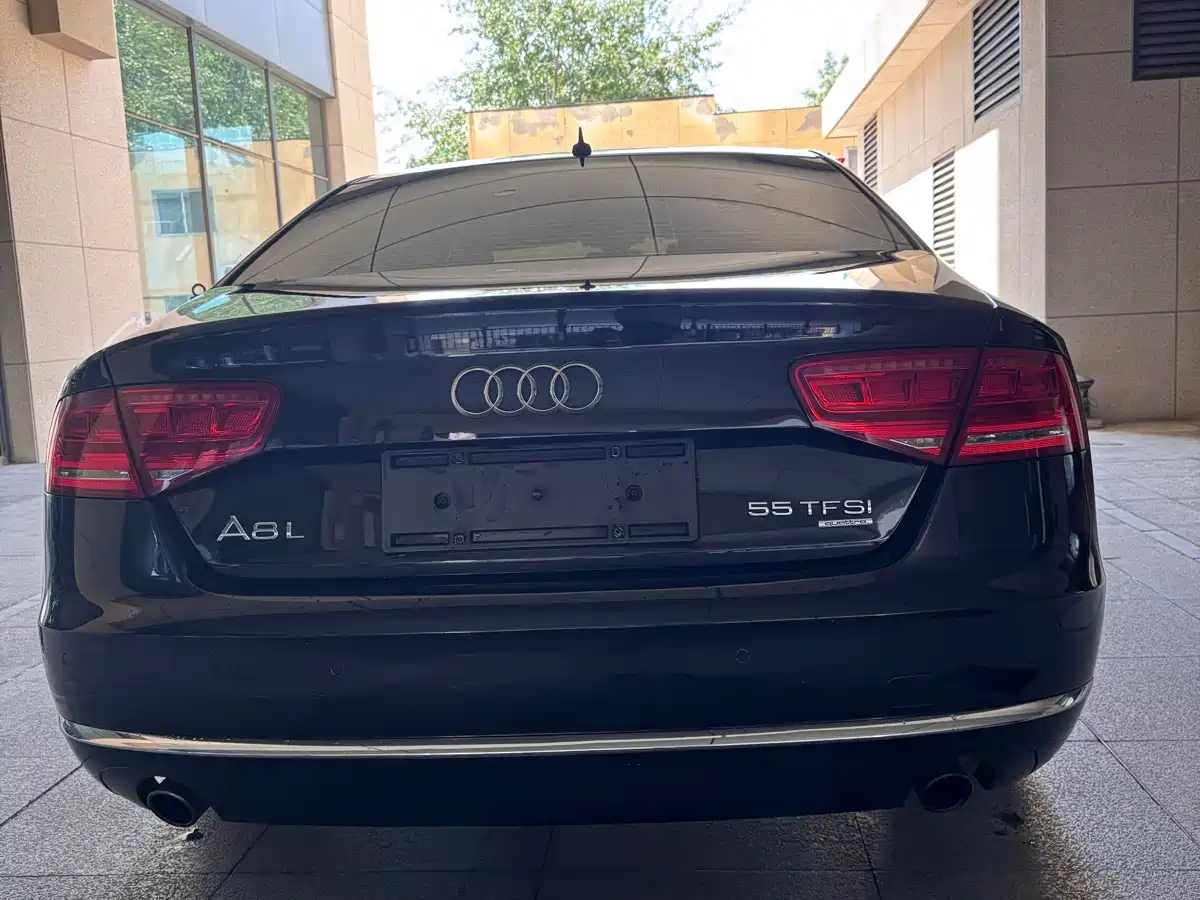 Audi A8 2011 A8L 3.0 TFSI quattro Luxury (213kW) фото 5