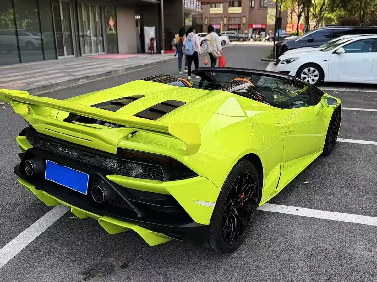 Lamborghini Huracán 2020 Huracán EVO RWD Spyder фото 2