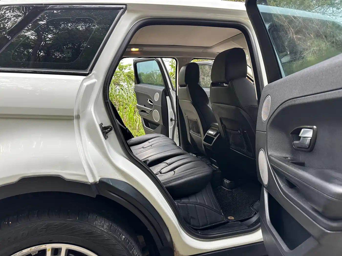 Land Rover Range Rover Evoque (Import) 2014 2.0T 5-door Brilliance Premium фото 12