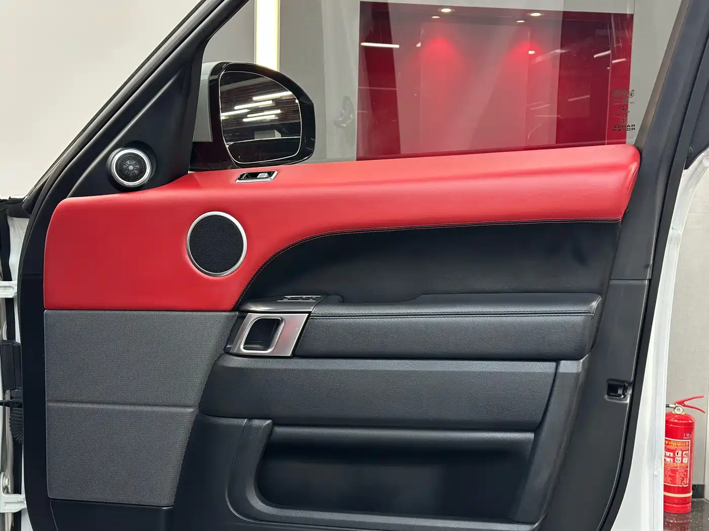 Land Rover Range Rover Sport 2019 3.0 SC V6 Special Edition фото 7