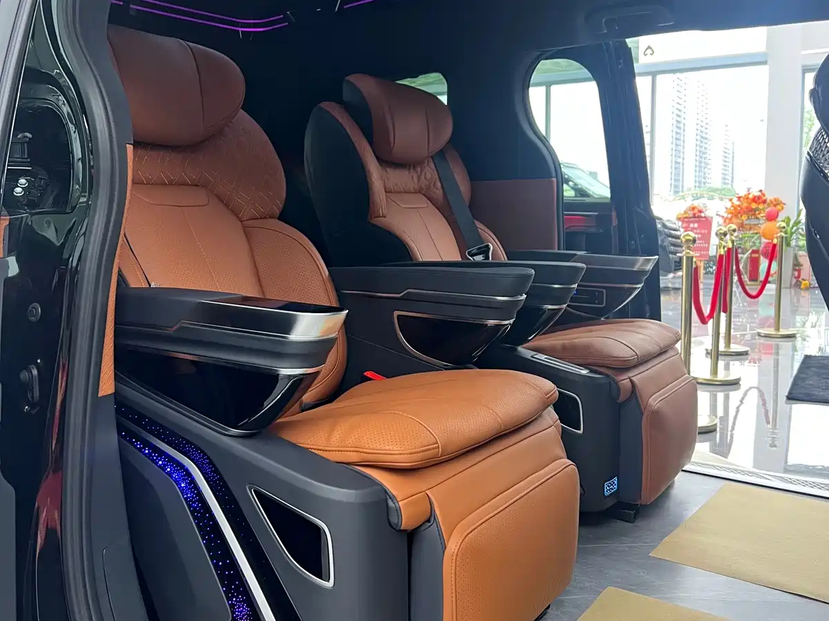 Toyota Granvia 2026 Model 2.5L Hybrid Comfort Edition фото 12