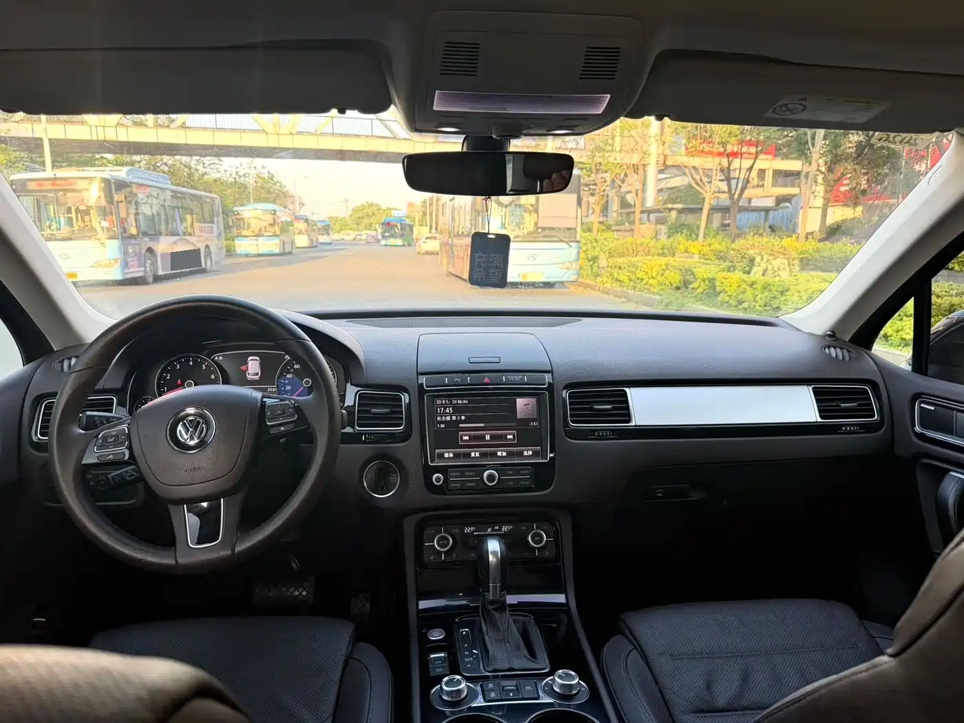 Volkswagen Touareg 2017 3.0TSI Explorer Edition фото 4