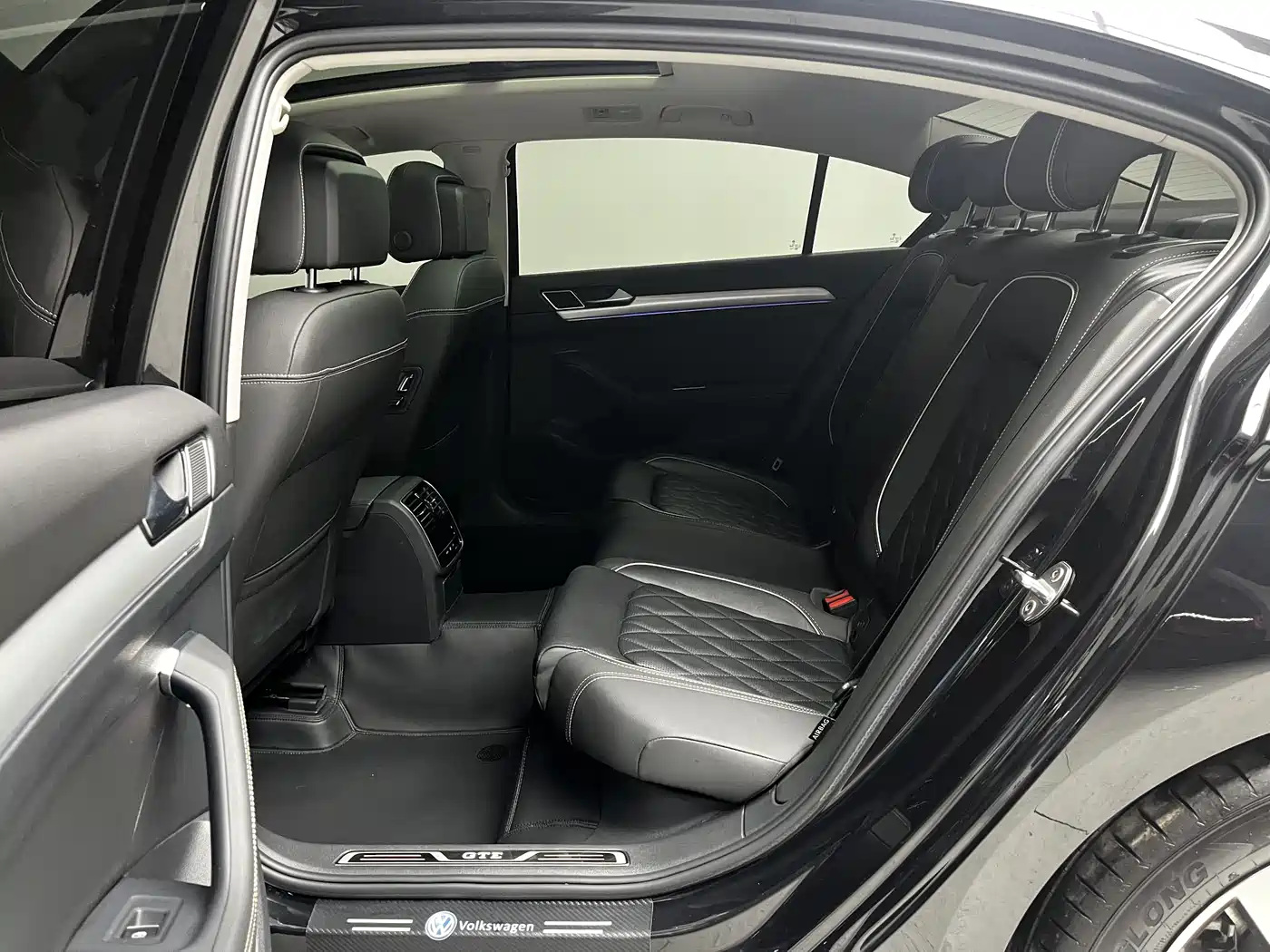 VOLKSWAGEN MAGOTAN GTE PLUG IN HYBRID