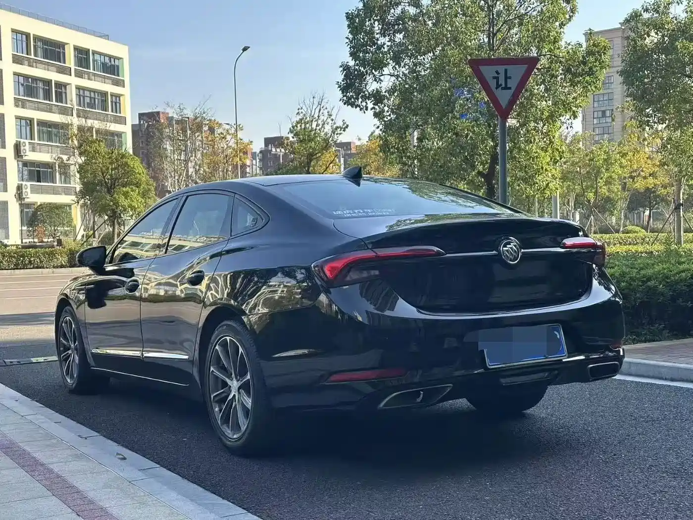 Buick LaCrosse 2019 28T Luxury Edition фото 4