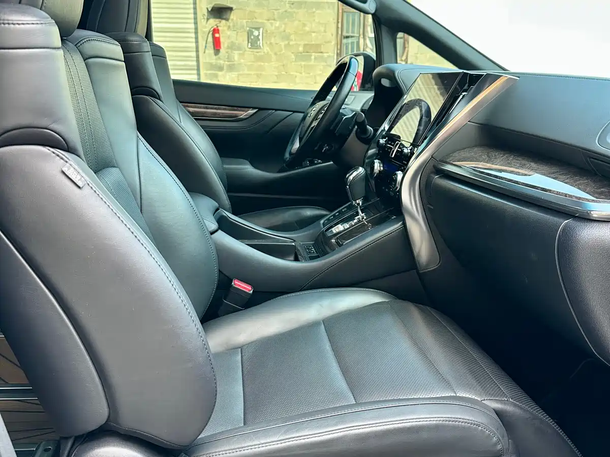 Toyota Alphard 2021 Hybrid 2.5L Premium фото 10