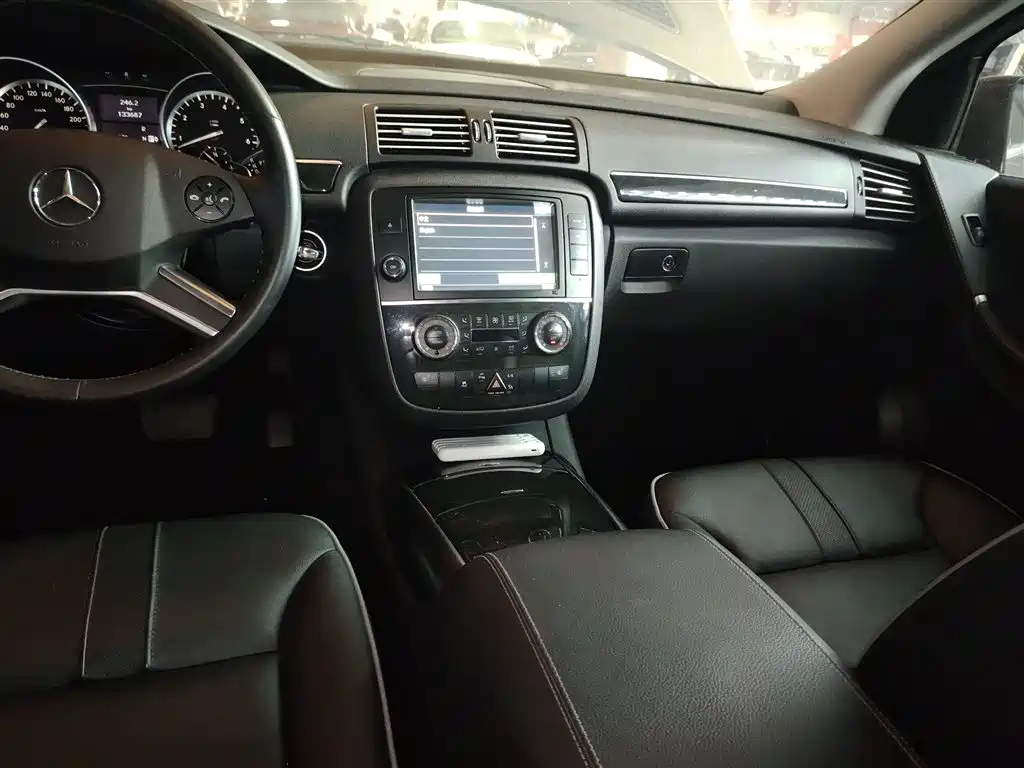 Mercedes-Benz R-Class 2017 R 320 4MATIC Business Collector's Edition фото 13