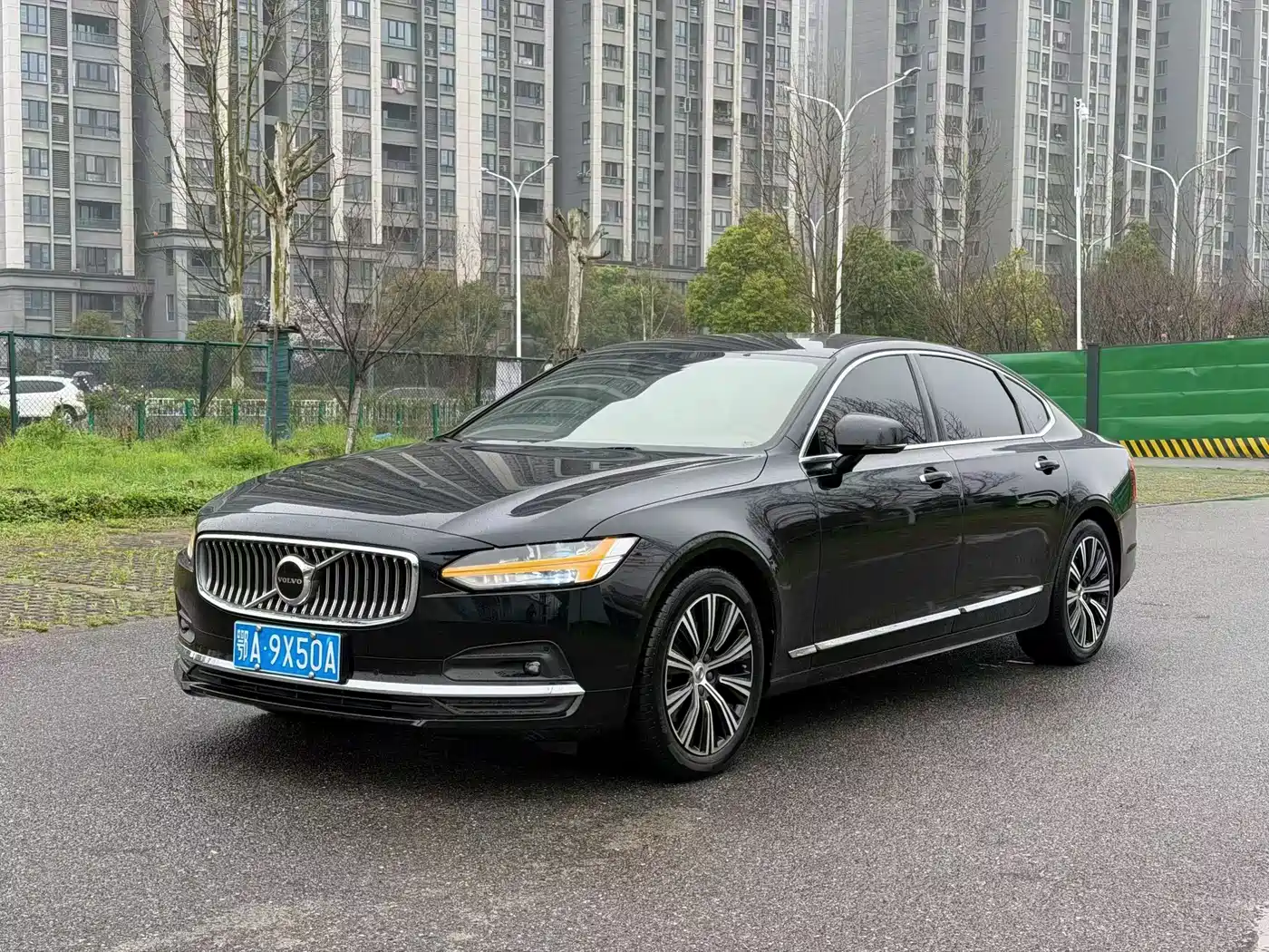 VOLVO S90