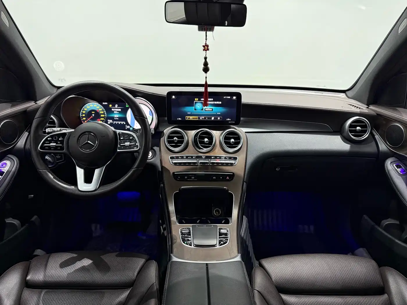 Mercedes-Benz GLC 2020 Facelift GLC 300 L 4MATIC Dynamic фото 4
