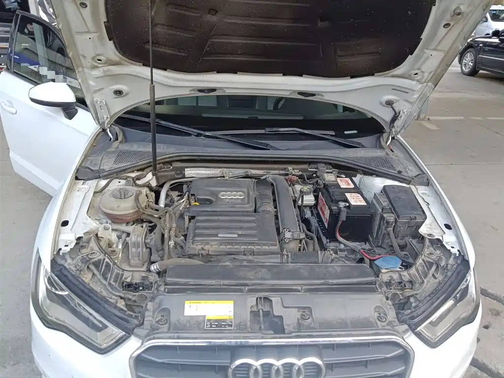Audi A3 2014 Sportback 35 TFSI Automatic Comfort фото 16