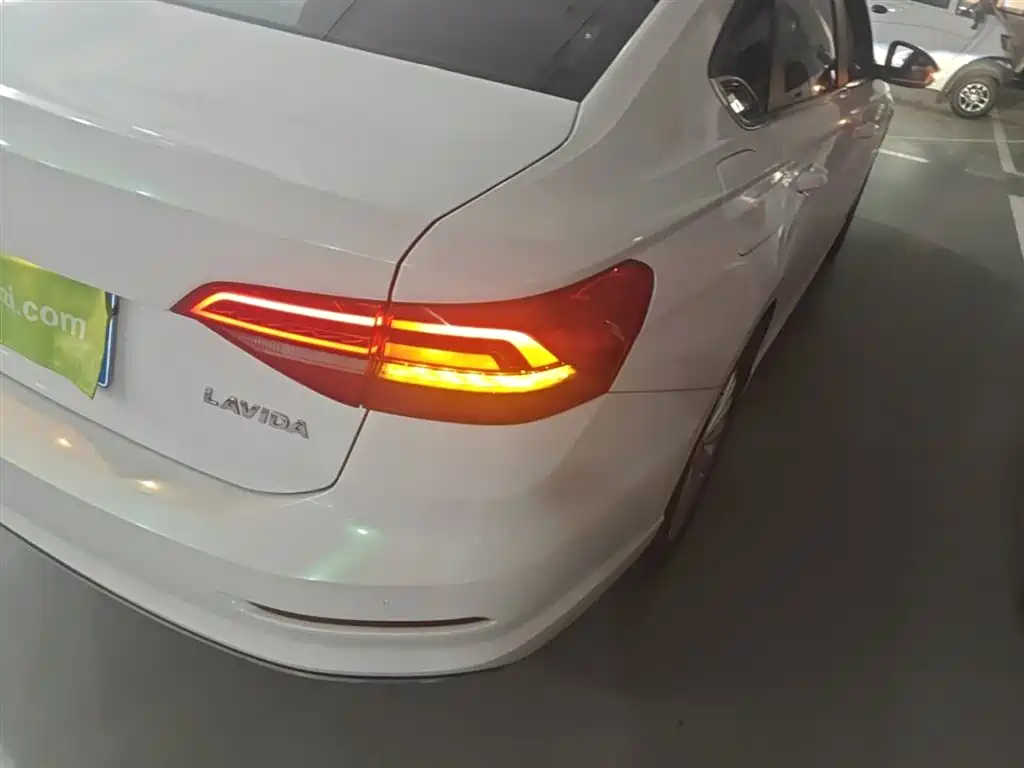 Volkswagen Lavida 2018 1.5L Automatic Comfort Version China V фото 8