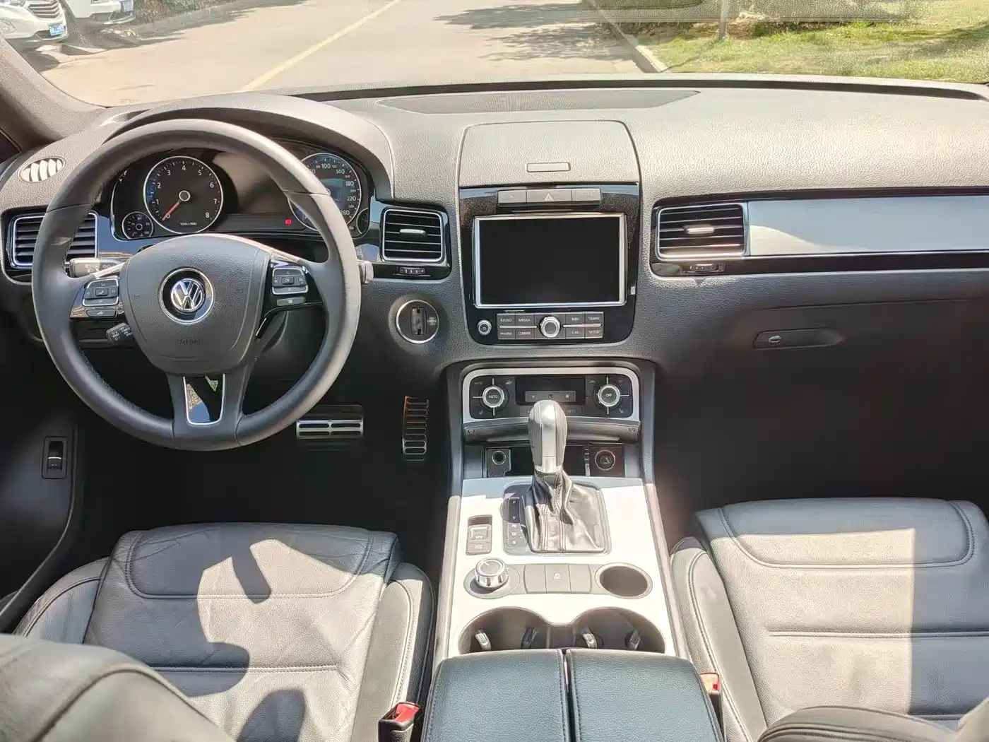 Volkswagen Touareg 2011 3.0TSI Standard фото 7