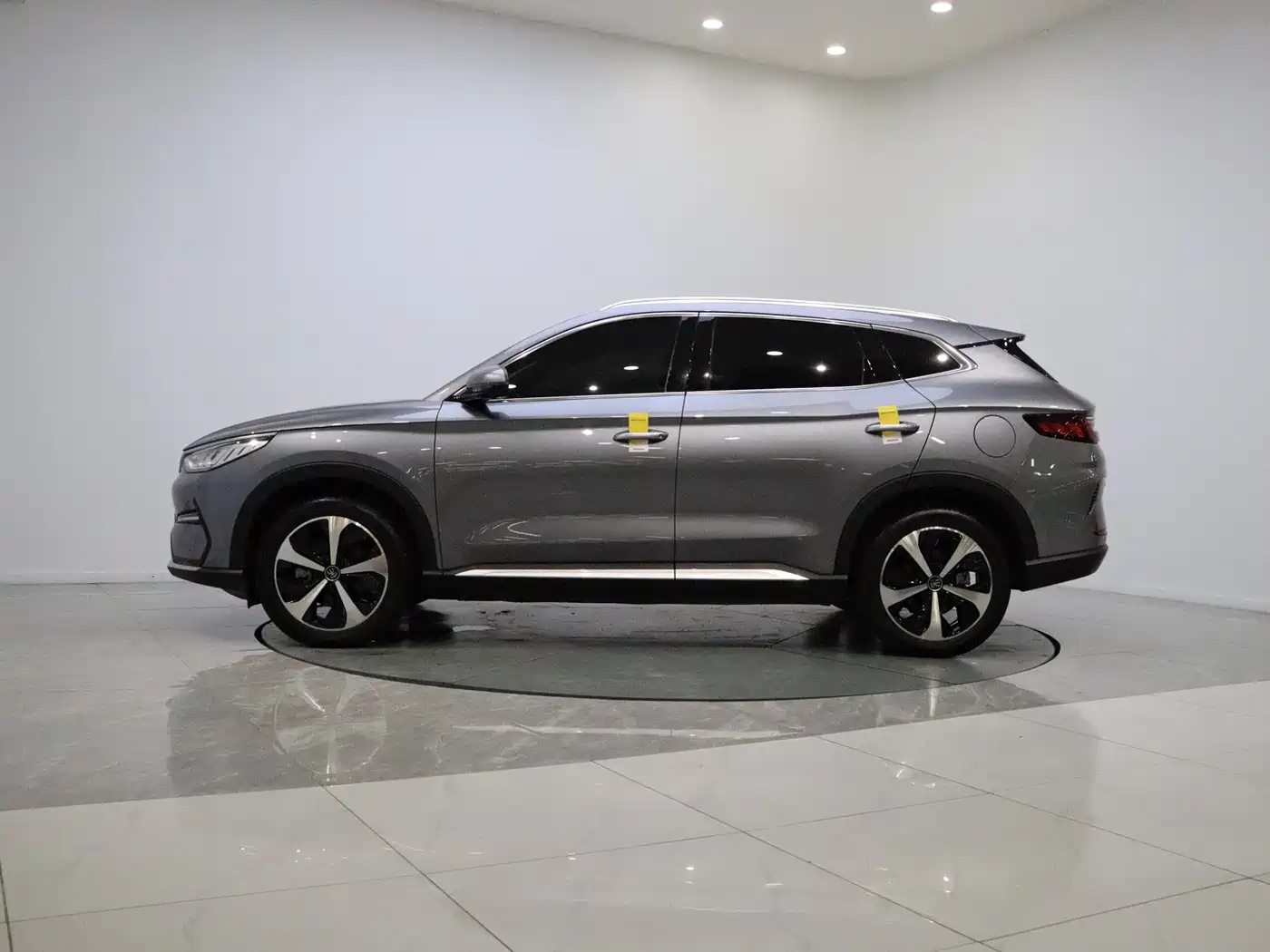 BYD Song PLUS PHEV 2021 EV Premium Model фото 8