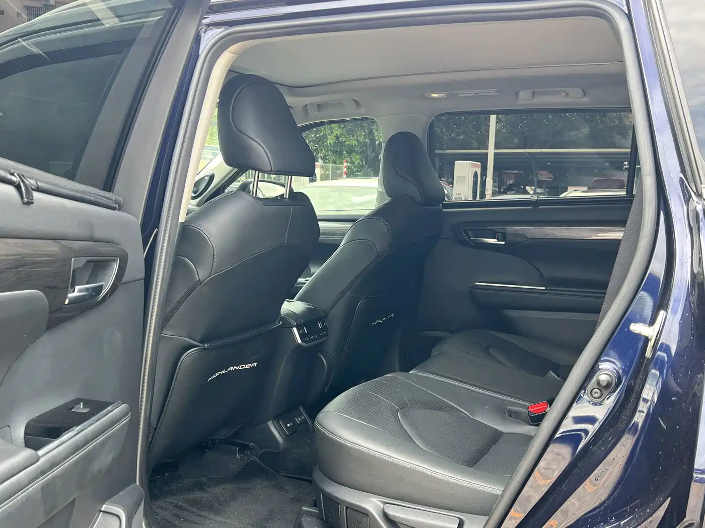 TOYOTA HIGHLANDER