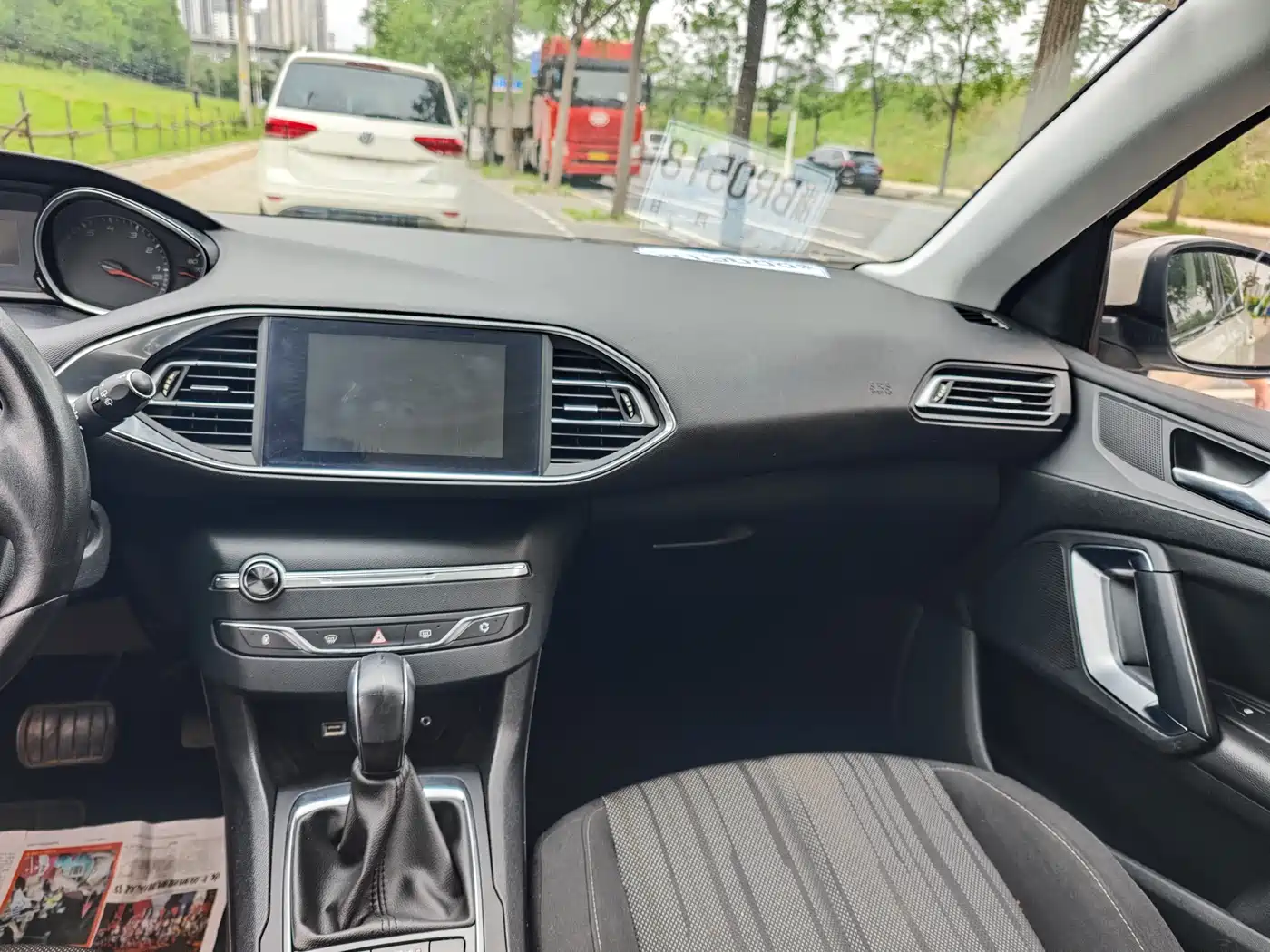 Peugeot 308S 2015 1.2T Auto Dynamic Edition фото 13