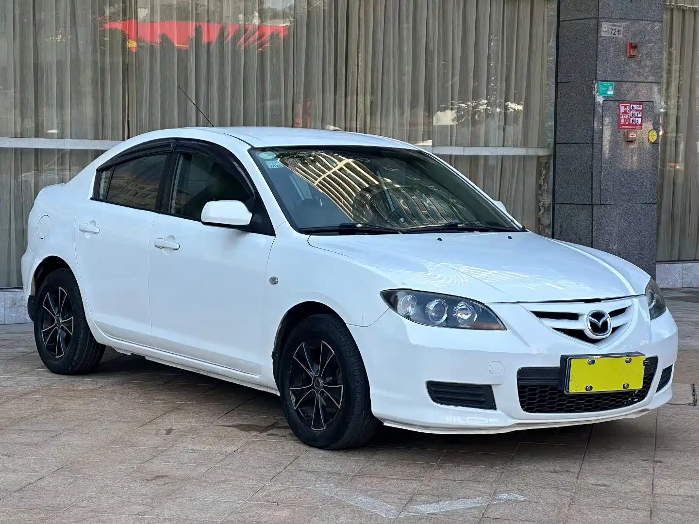 Фото 3 - Mazda 3